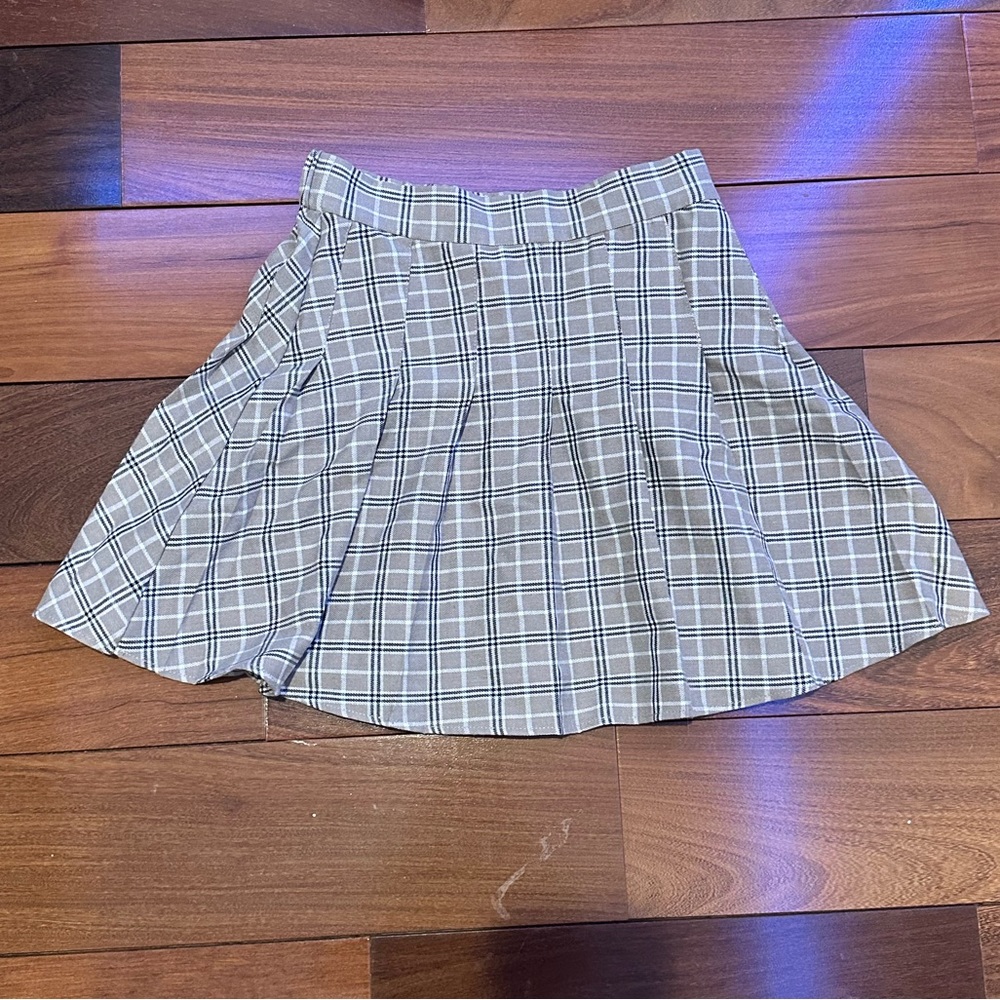Garage size XS (also fits S) pleated mini brown plaid zip up skirt